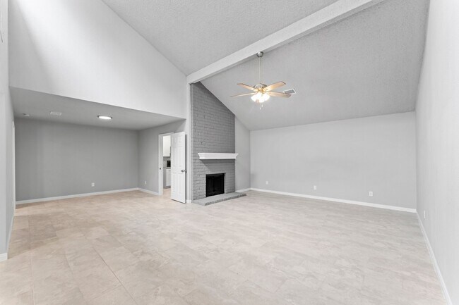 Building Photo - 10422 Rockcrest Rd