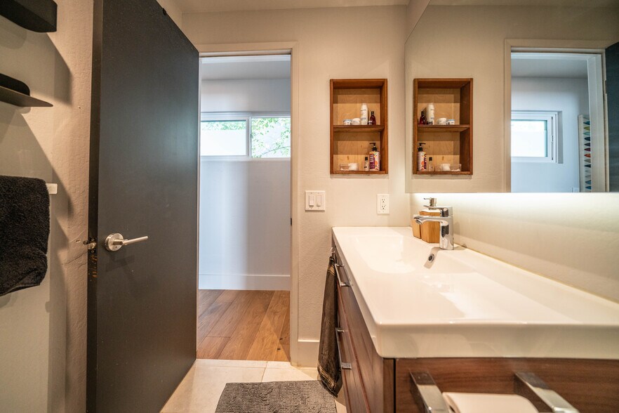 Bath vanity - 5955 Fern St