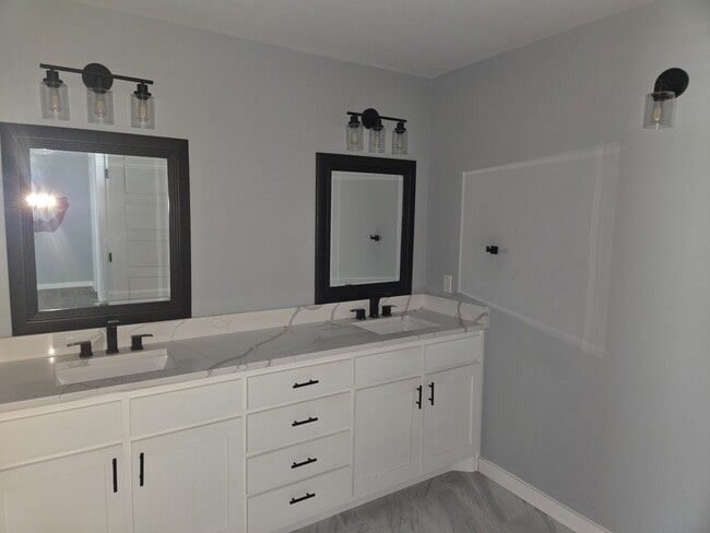 Building Photo - 1711 Herald St