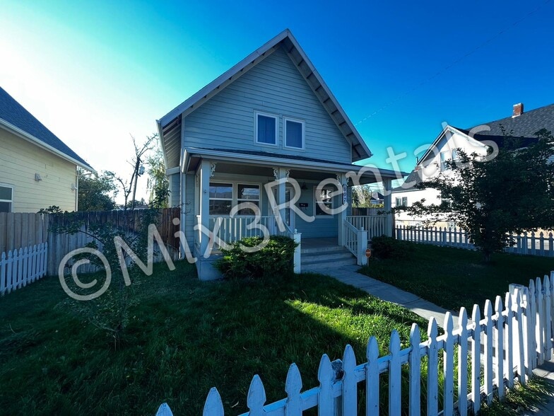 Building Photo - 807 S Main St