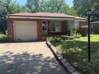 Building Photo - $999 - 2 bedroom / 1 bathroom - Single Fam...