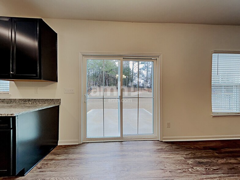 Building Photo - 5038 Twin River Dr
