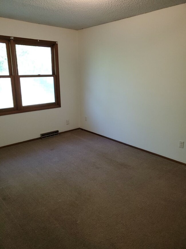 Building Photo - 1230 N Edwards