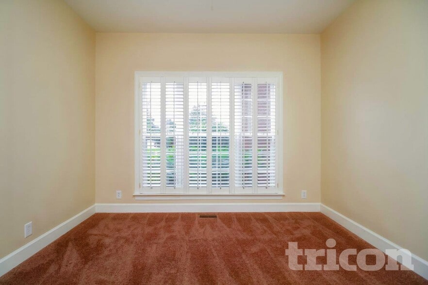 Building Photo - 3010 Bonaventure Ct