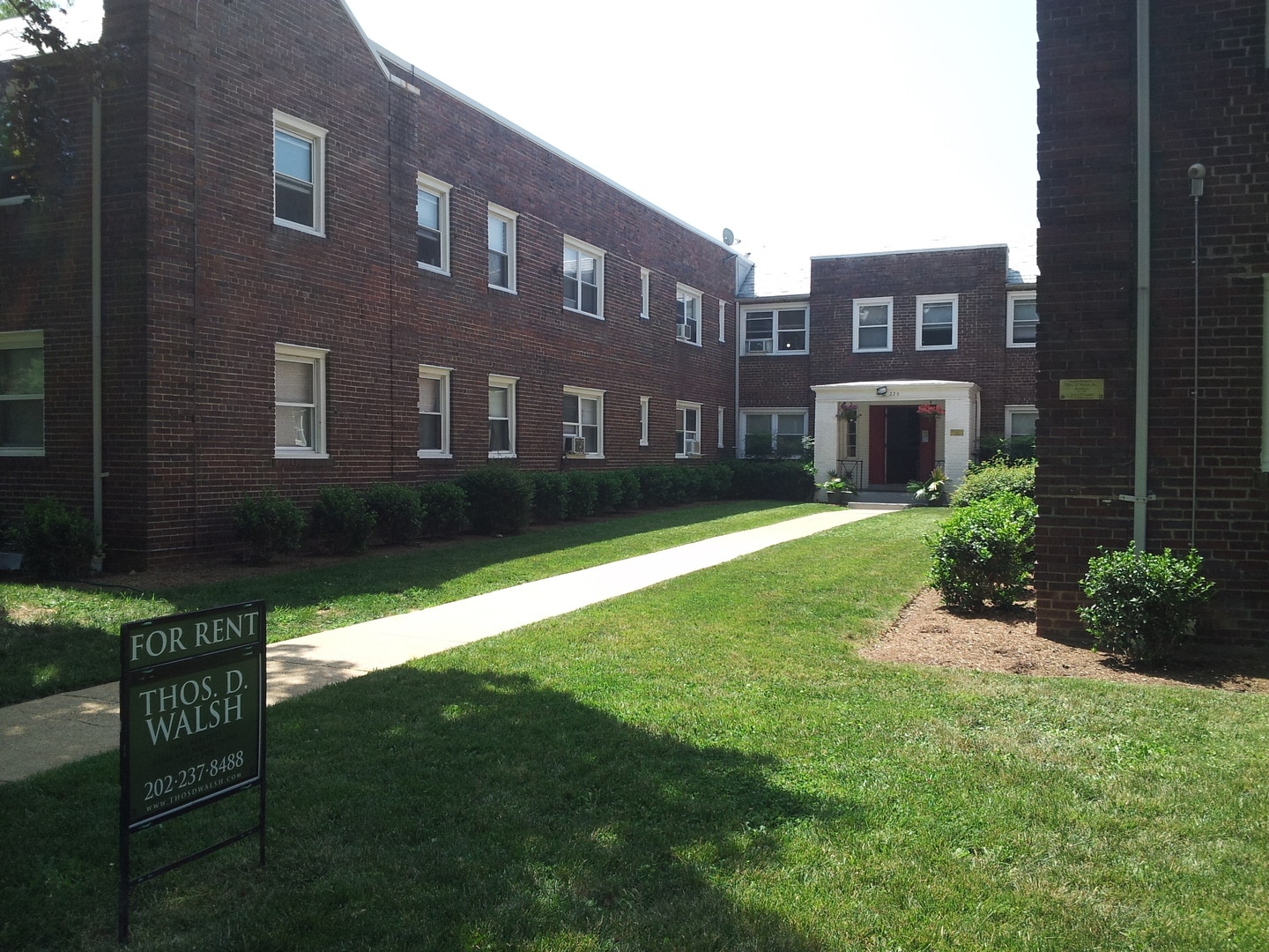 Building Photo - 220 Allison St NW