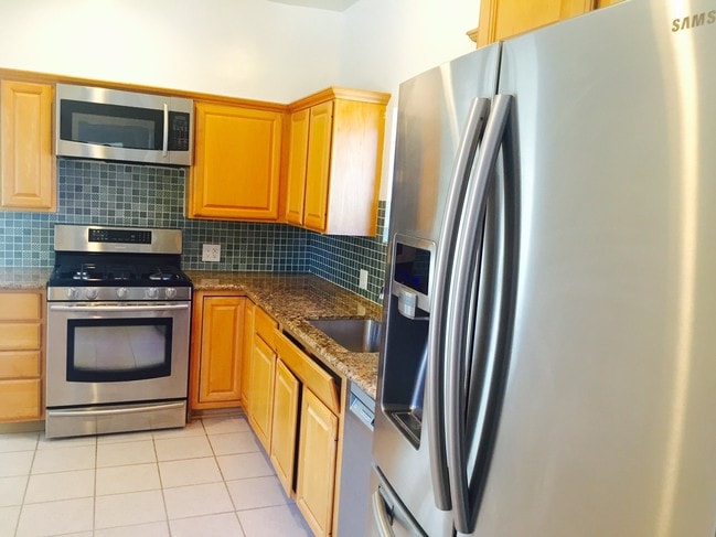 Building Photo - 13306 Magnolia Blvd