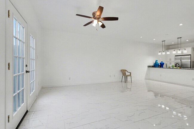 Building Photo - 600 Wilcrest Dr