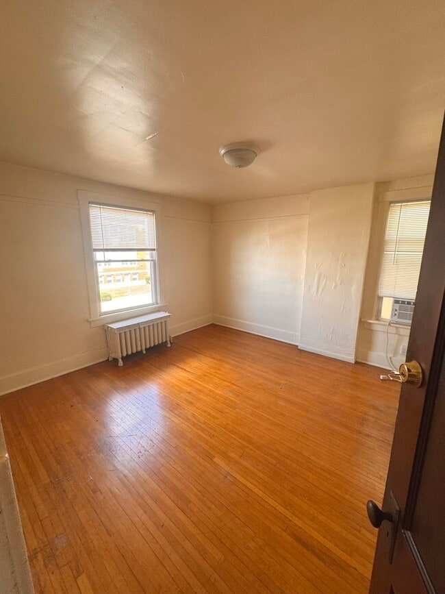 Building Photo - 1620 W Fredonia Ave