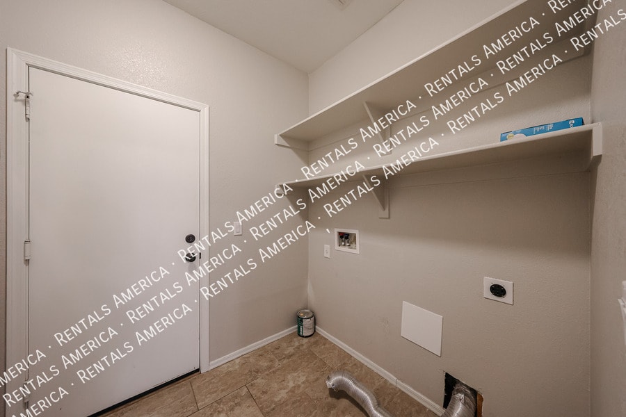 Building Photo - 3533 W Sousa Ct