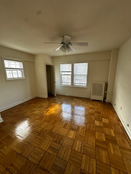 Building Photo - 1930 N Prospect Ave