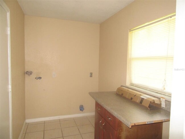 Building Photo - 1620 Maracaibo St