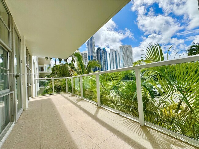 Building Photo - 230 174th St