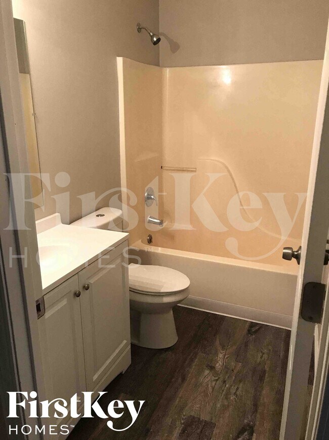 Building Photo - 875 Millers Run Ct