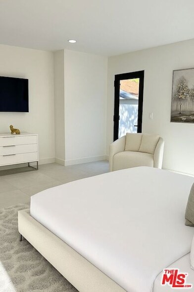 Building Photo - 201 S Bedford Dr