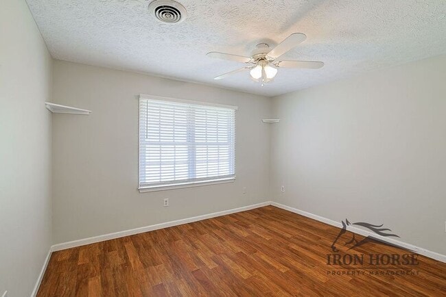Building Photo - 229 N Burson Ave