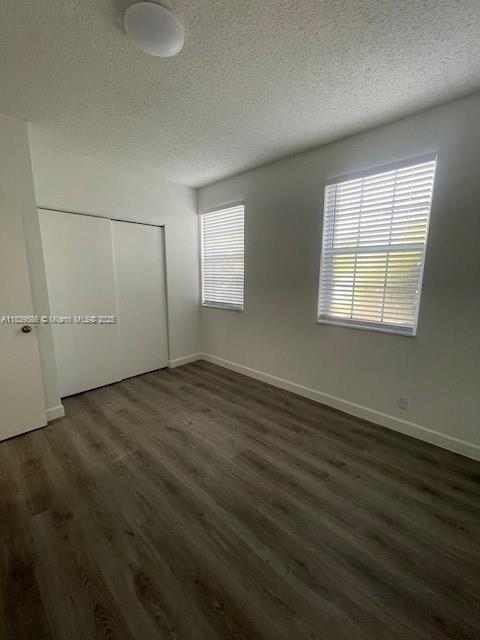 Building Photo - 7872 Sanibel Dr