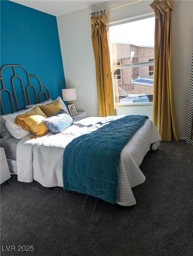 Building Photo - 9428 Emerald Mesa St