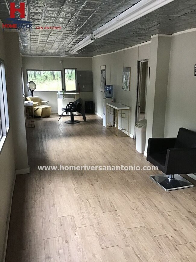 18816 FM 2252 Bldg F 18816 FM 2252 Garden Ridge TX 78266 Apartment