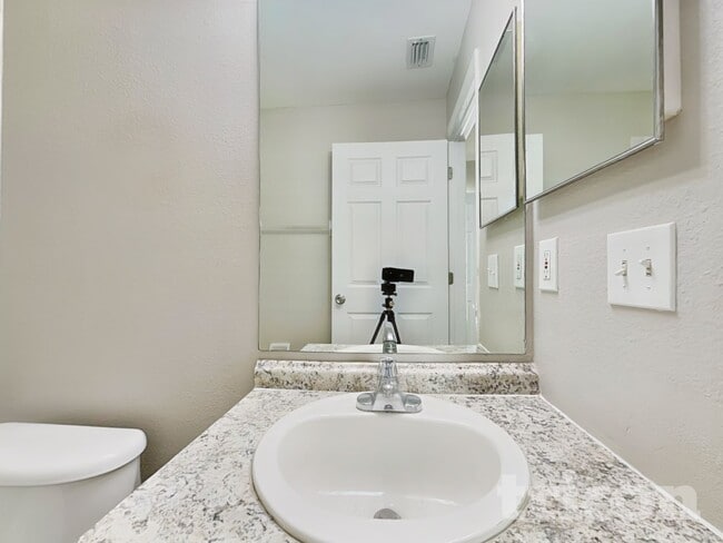 Building Photo - 828 Cape Cod Cir