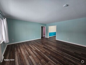 Building Photo - For Rent: 3 Bedroom 1.5 Bath 44314