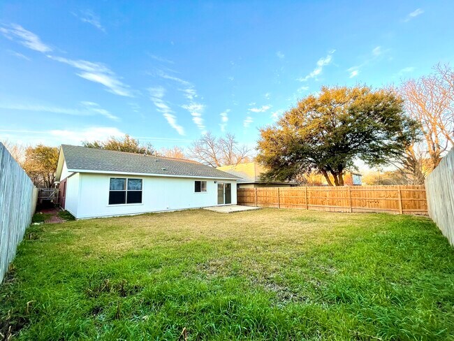 Building Photo - 9503 Dalewood Dr