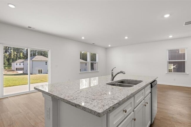 Building Photo - 458 Red Dragon Dr