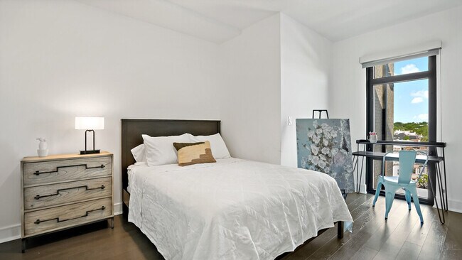 Building Photo - 1926 6th St NW