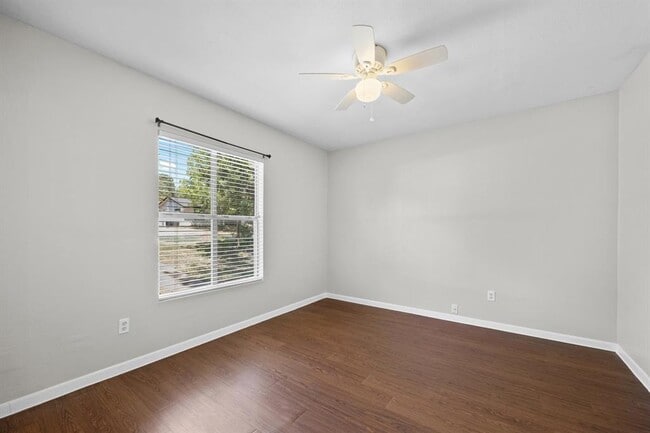 Building Photo - 6109 Glen Meadow Dr