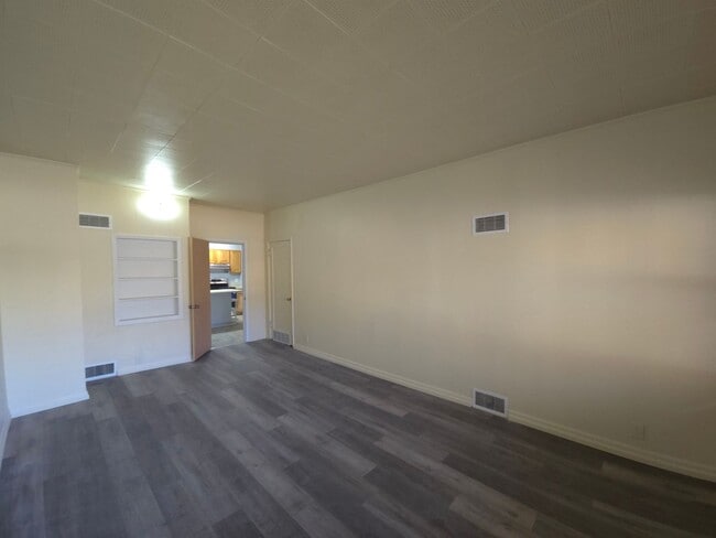 Building Photo - 508 S Main St