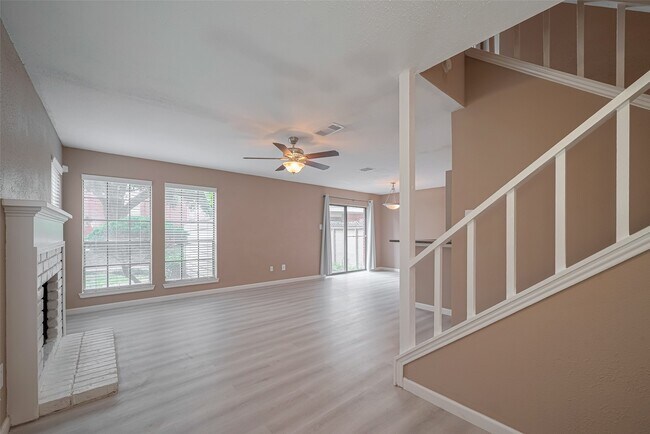 Building Photo - 2211 S Kirkwood Rd