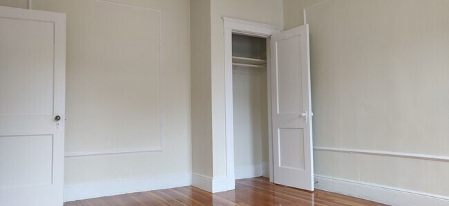 Building Photo - No Brokers Fee, No Security Deposit, Heat, Hot Water Included, Laundry on a Site