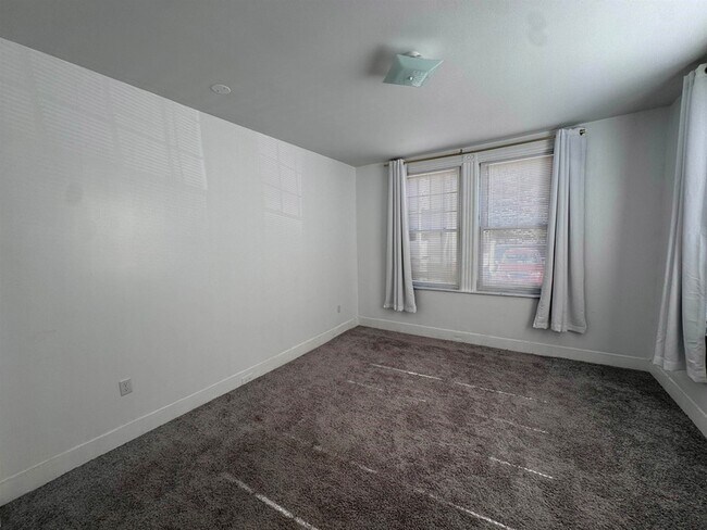 Building Photo - 20 Chapel St