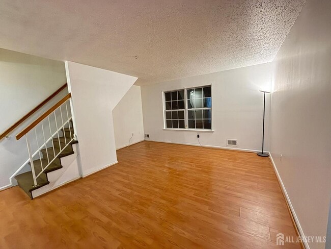 Building Photo - 5 Edinburgh Ct