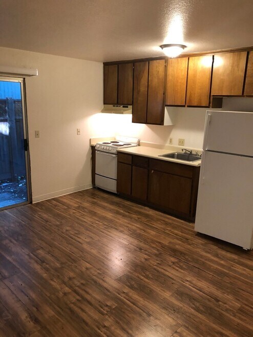 Building Photo - 521 14th St