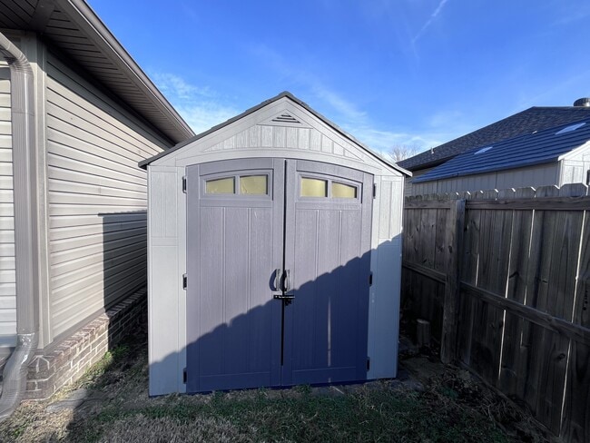 Building Photo - 13 Kelby Ct