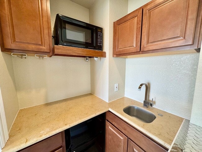 Building Photo - **APPLICATION RECEIVED** *COMING SOON* Luxurious 2-Story Home in Gated Stone Oak Community – Pool...