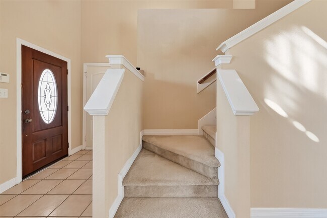 Building Photo - 7002 Casita Dr