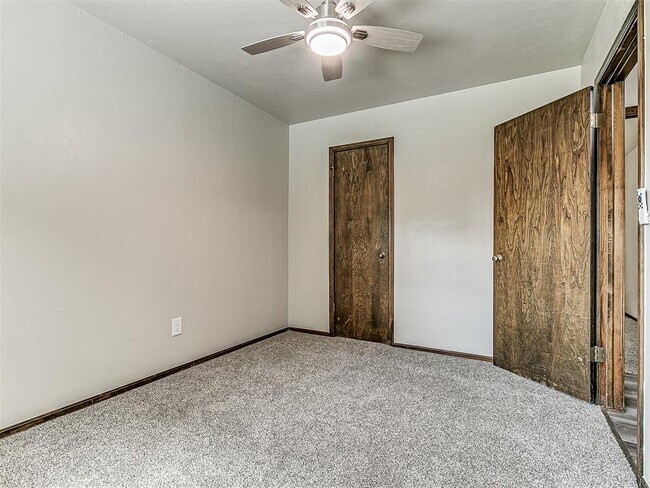 Building Photo - 1170 Mockingbird Cir