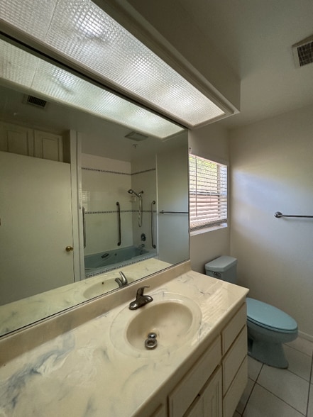 Building Photo - 3305 Jurich Pl