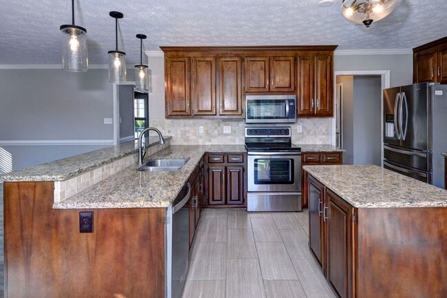 Building Photo - Lovely Home in Seaford