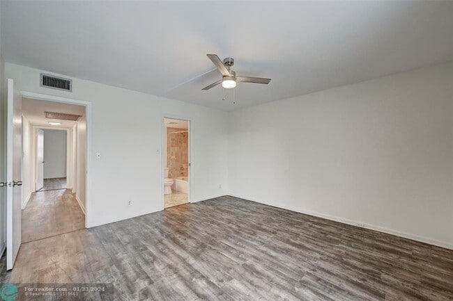 Building Photo - 4401 Martinique Ct