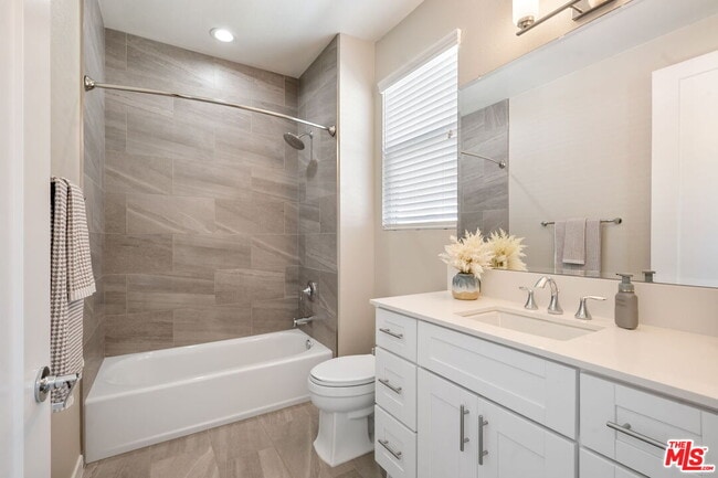 Building Photo - 4384 Paxton Pl