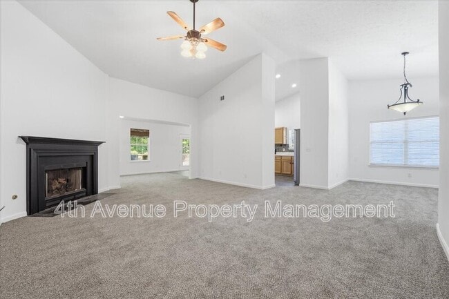 Building Photo - 407 Crested View Dr