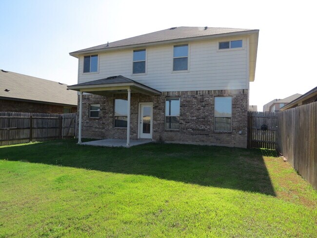 Building Photo - "Spacious 4-Bedroom Killeen Gem with Elega...