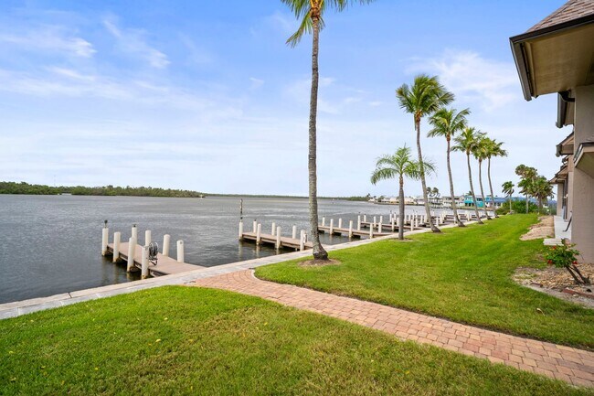 Building Photo - Stunning 2-bedroom, 2-bathroom condo with ...