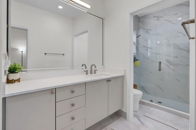 Building Photo - 6564 Somerset Cir