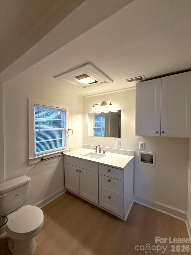 Building Photo - 1903 Flint Ln