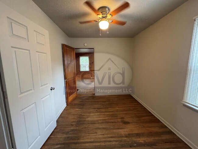 Building Photo - 1445 Luverne St