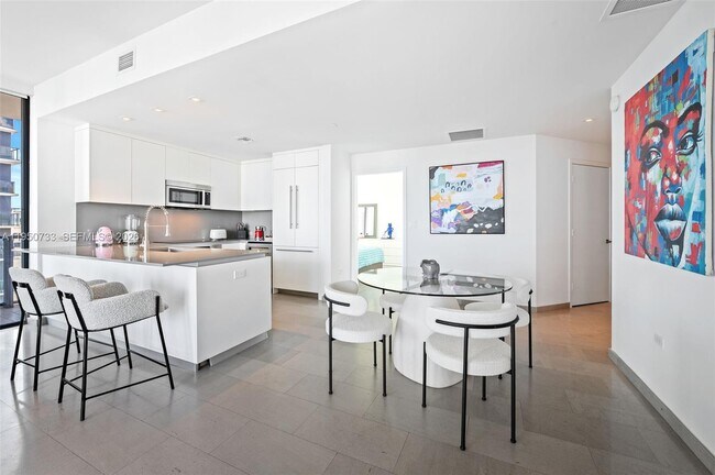 Building Photo - 88 SW 7th St