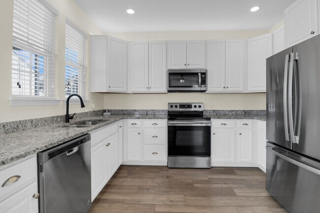 Building Photo - Modern Comfort & Easy Living in Ladson